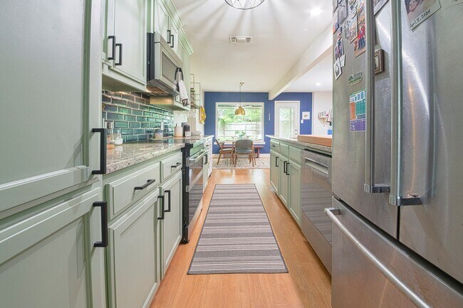 Building Photo - The Perfect Blend of Comfort, Style & Functionality in Ridglea Hills!