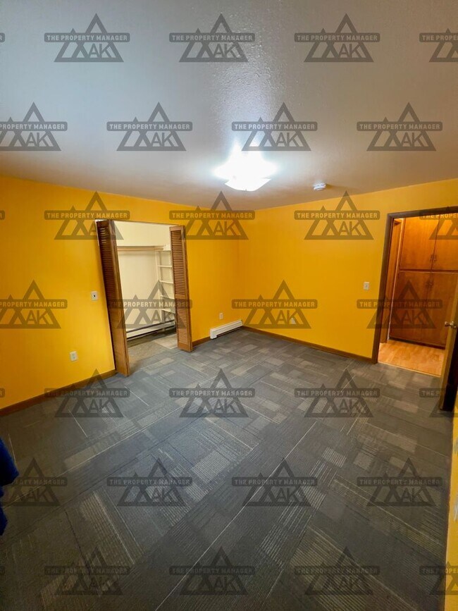 Building Photo - Spacious 3BR, 2.5BA Home off Chena Hot Springs Rd with Yard, Deck & Greenhouse