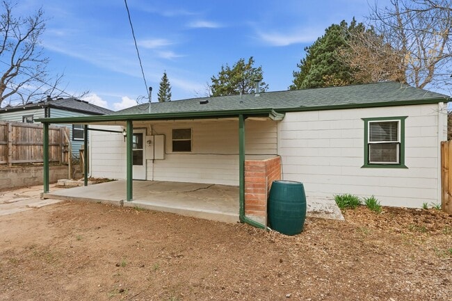 Building Photo - 3 Bed 1 bath Home in Downtown Castle Rock!