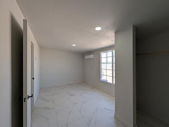 Building Photo - 13208 W Tuckey Ln