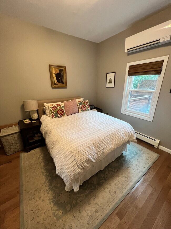 Bedroom - 184 Bunker Hill St