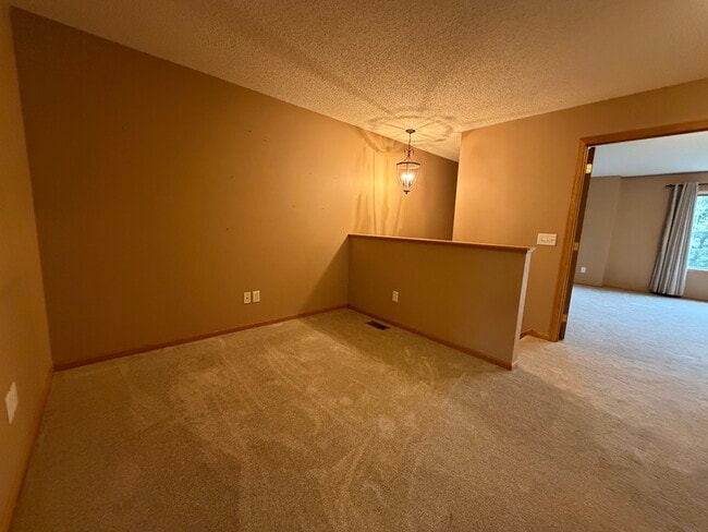Building Photo - 11007 Oak Grv Cir