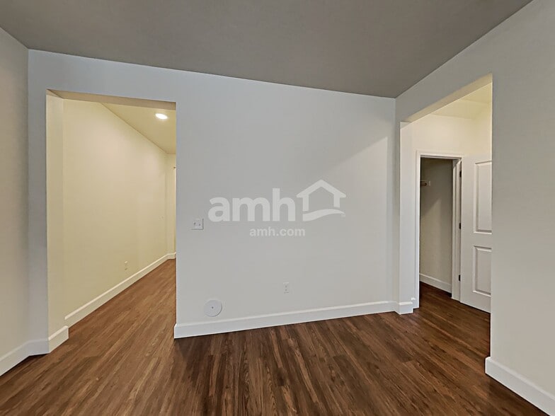 Building Photo - 161 E Sicily Dr