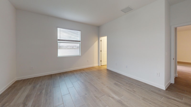 Building Photo - 7913 Lakes Edge Ln