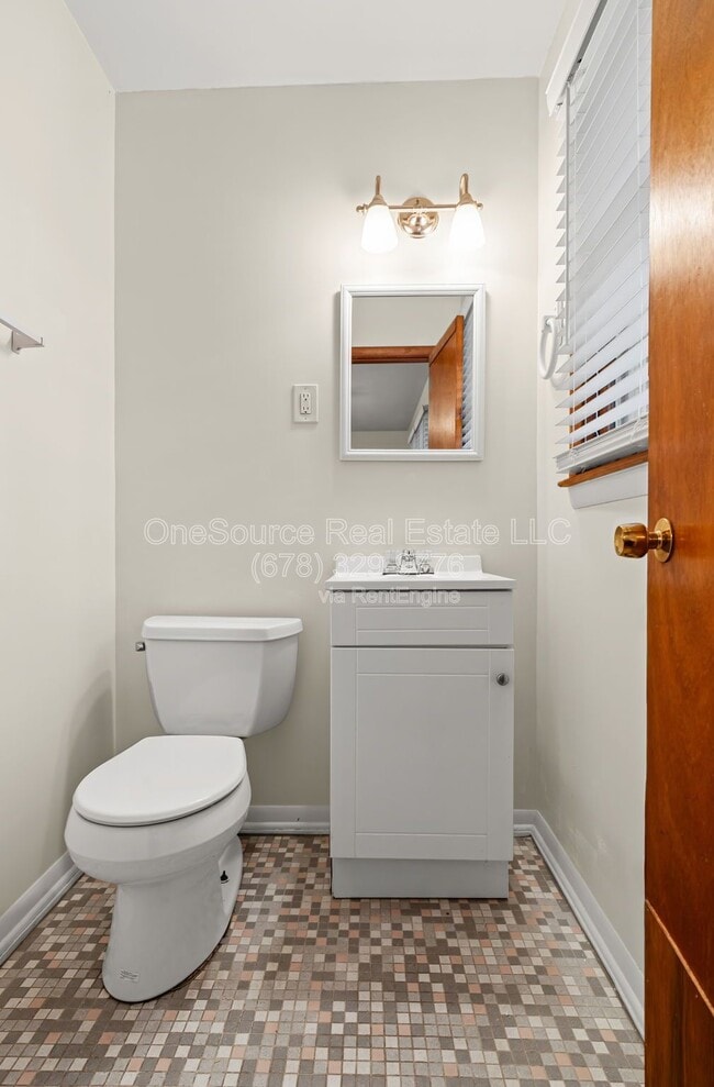 Building Photo - 1024 Hambrick Rd