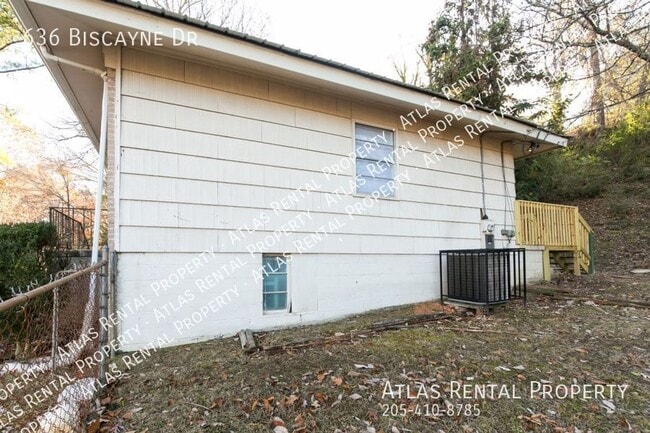 Building Photo - 636 Biscayne Dr