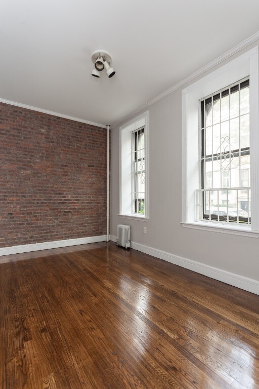 Primary Photo - 336 E 18th St