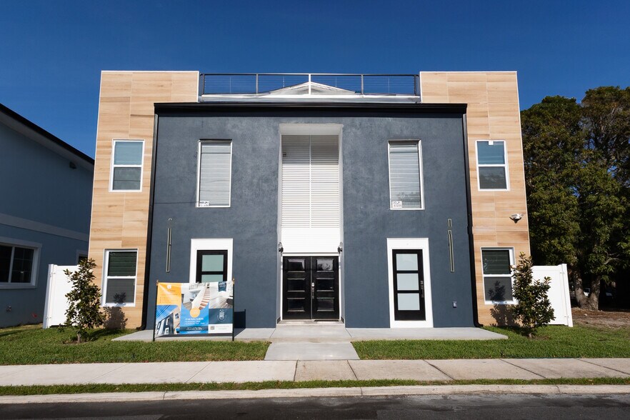 Primary Photo - 527 N Garden Ave