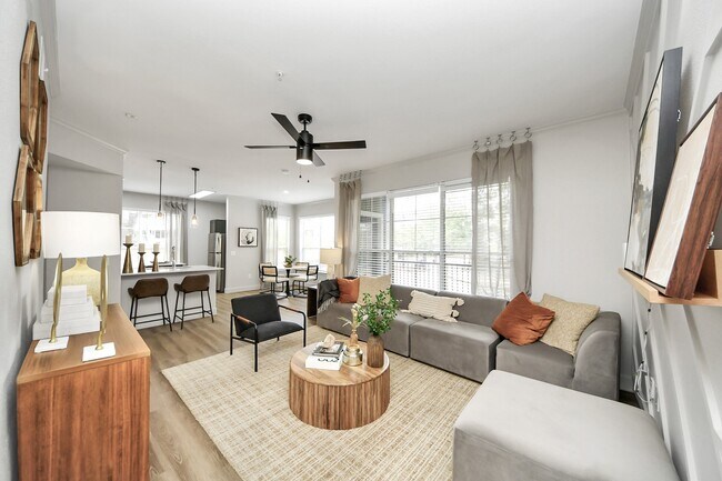 Building Photo - 3003 Memorial Ct