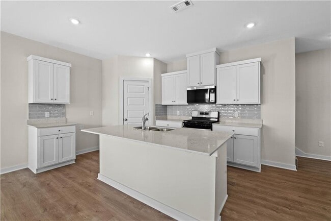 Building Photo - 4682 W Aurora St