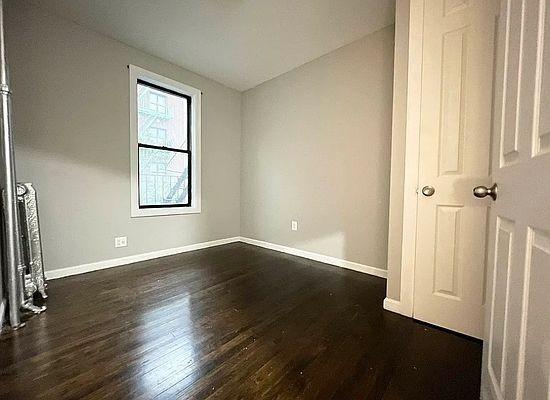 Building Photo - 3 bedroom in BRONX NY 10468