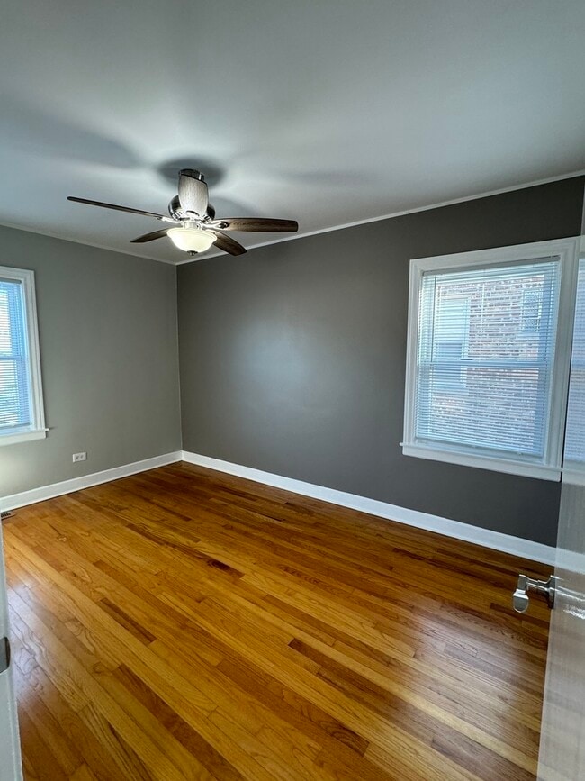Building Photo - 5623 S Nagle Ave