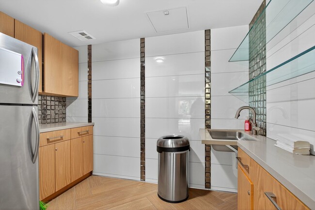 Building Photo - Stunning Two-Story Treo Residence in Littl...