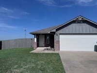 Building Photo - 3 bd 2 bath in Yukon