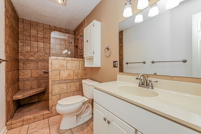 Building Photo - 6888 Bunnell Hill Rd