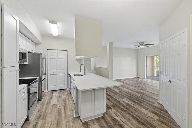 Building Photo - 6321 Aragon Way