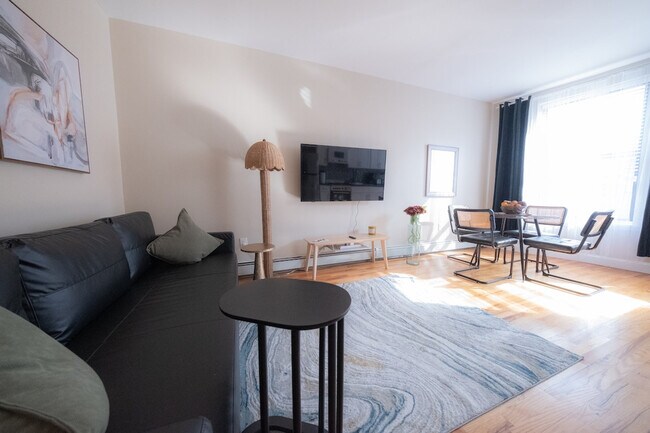 Building Photo - 245 W 113th St