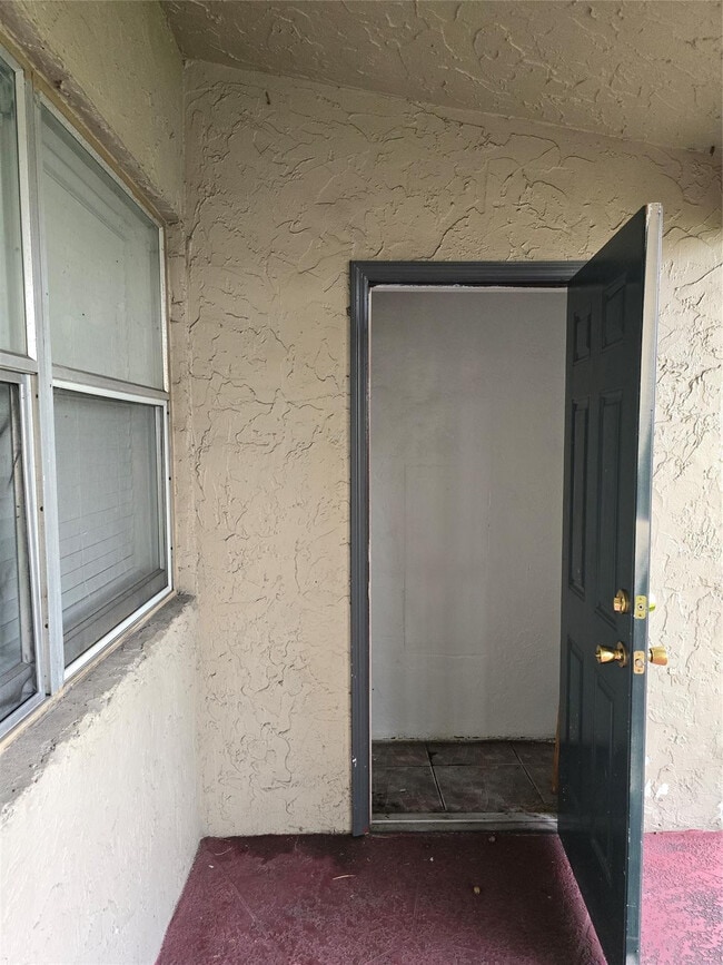 Building Photo - 20 NW 7th Ave