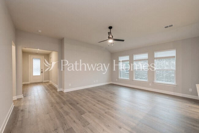 Building Photo - 628 Brookside Dr