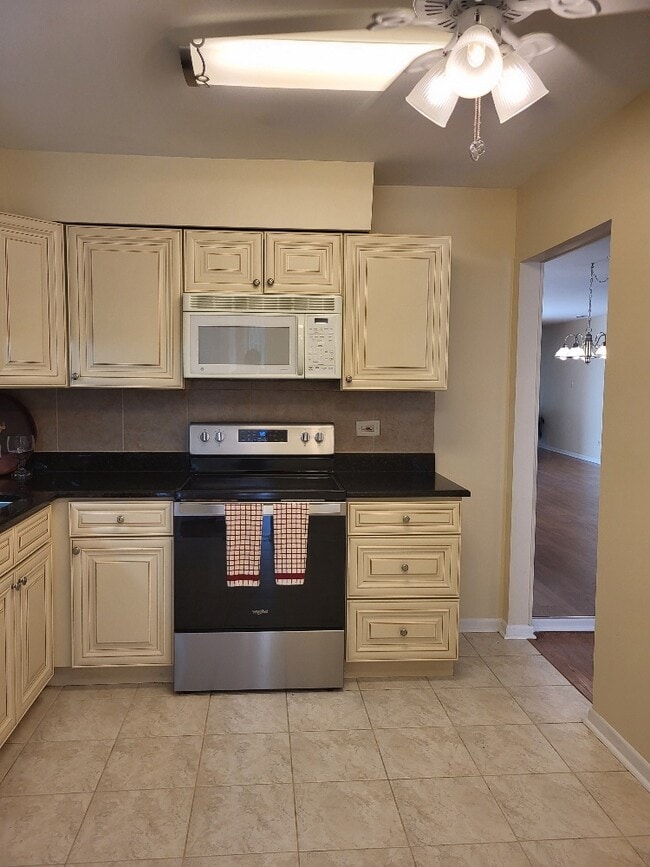 Building Photo - 7510 Farmingdale Dr