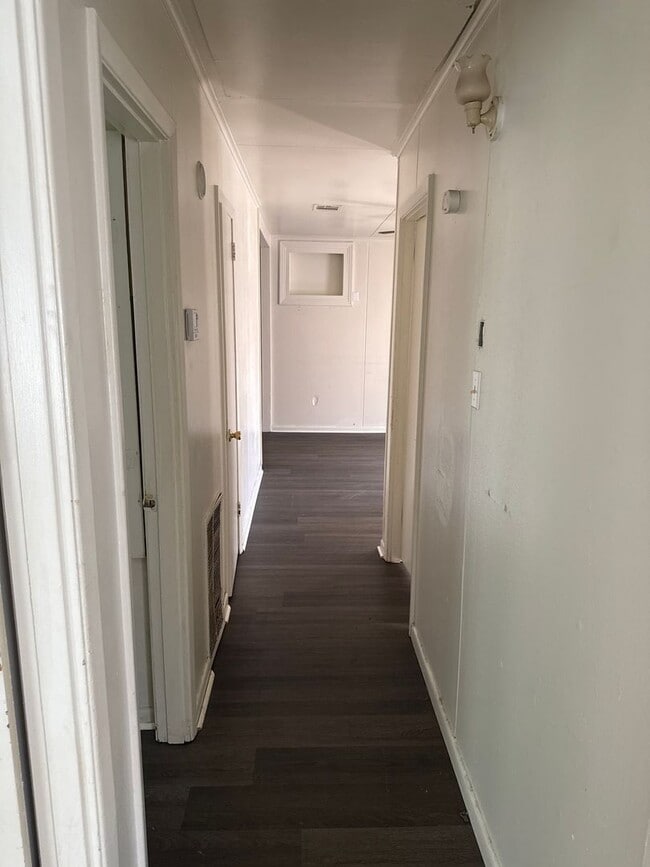 Building Photo - 3br 1bath bossier home great location! Fen...