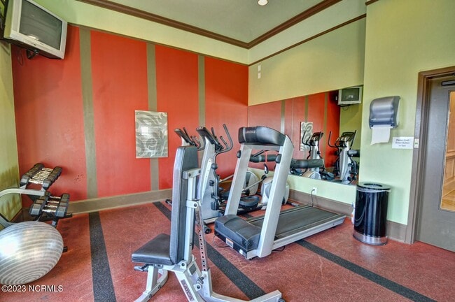 Building Photo - 6832 Main St