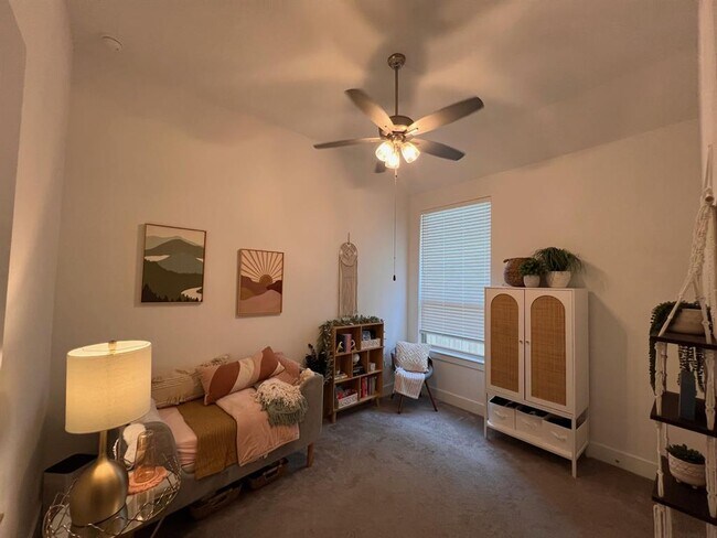 Building Photo - 6145 Teodoro Bend