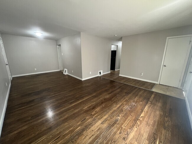 Building Photo - 117 Bayview Dr