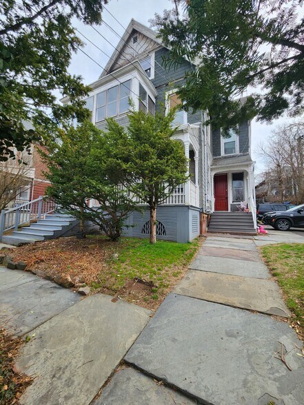 Building Photo - 515 Quinnipiac Ave