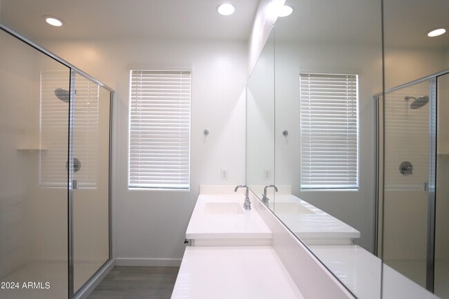 Building Photo - 1651 W Piedmont Rd