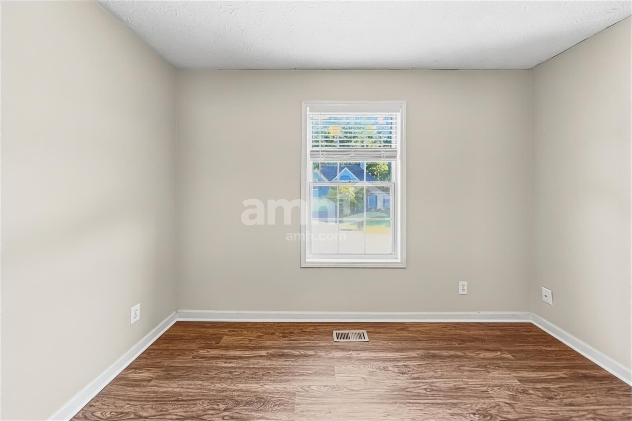 Building Photo - 624 Glendale Forest Dr