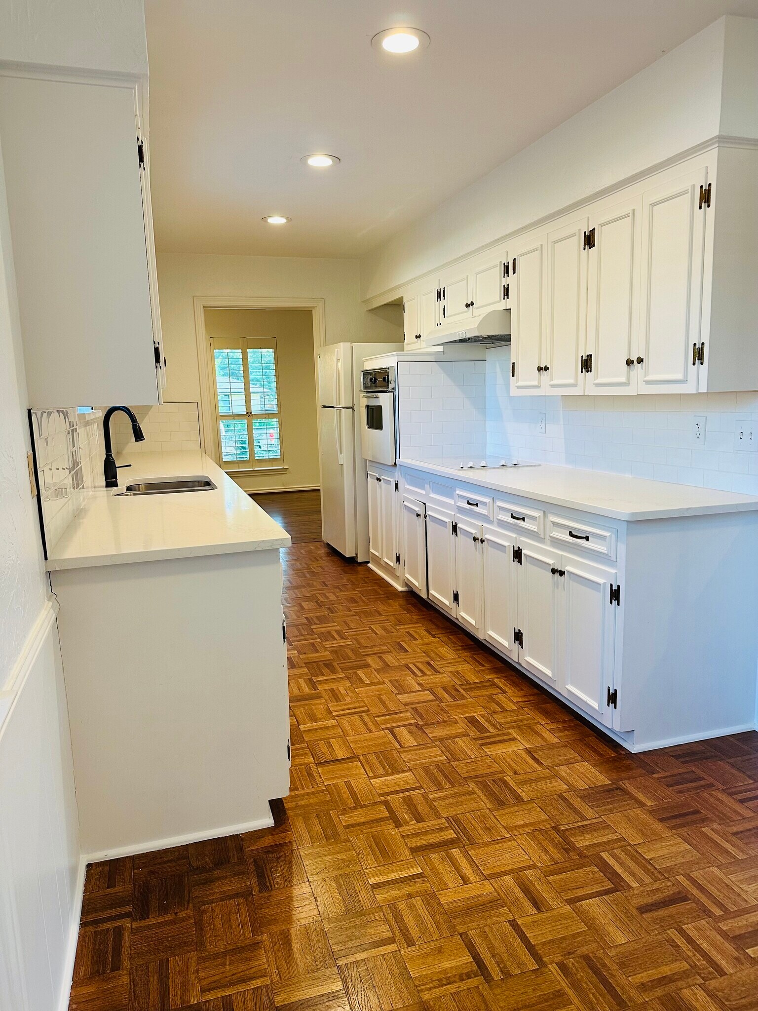 Building Photo - 619 Twilight Trl