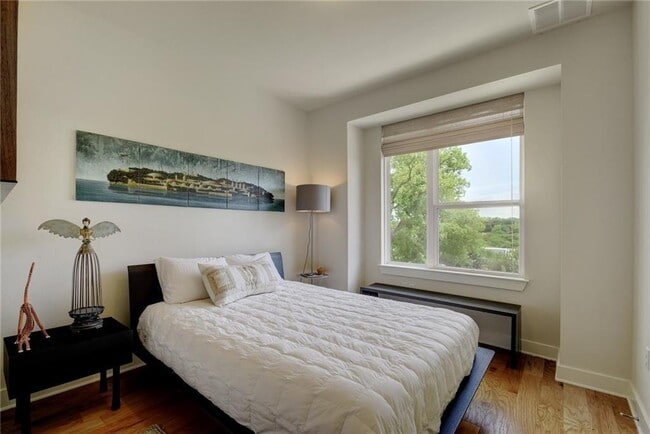 Building Photo - 3000 Pither Ln