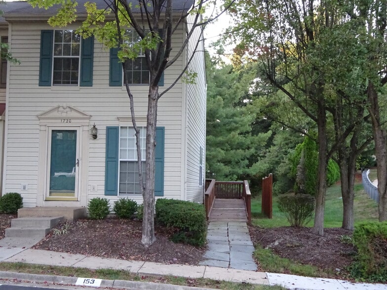 Building Photo - 1720 Grover Glen Ct