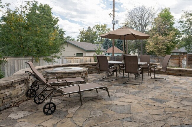 Building Photo - 3209 W Fairview Pl