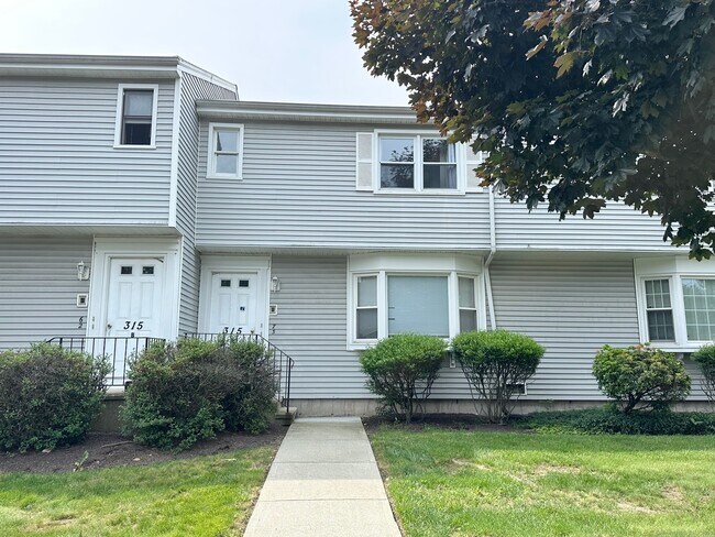 Primary Photo - 315 Glendale Ave