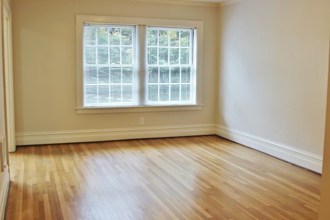 Building Photo - ELIZABETH APARTMENTS (ELIZ01)