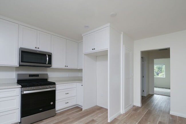 Building Photo - 4358-4360 Ocean View Blvd