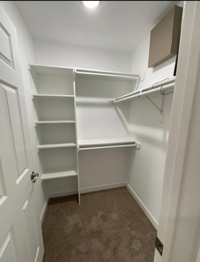 Building Photo - 5202 Northridge Dr