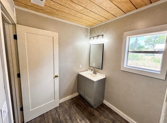 Building Photo - 205 Cambridge Ln