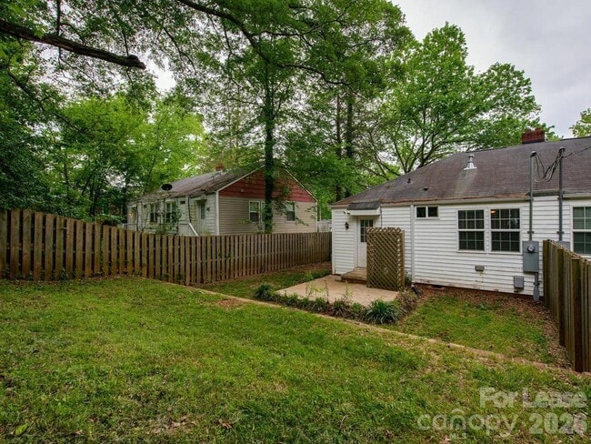 Building Photo - 5113 Valley Stream Rd