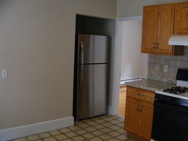 Building Photo - 53 Marshall St