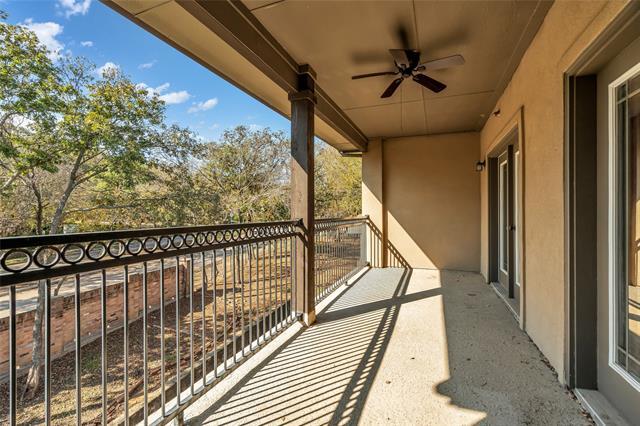 Building Photo - 932 Brook Forest Ln