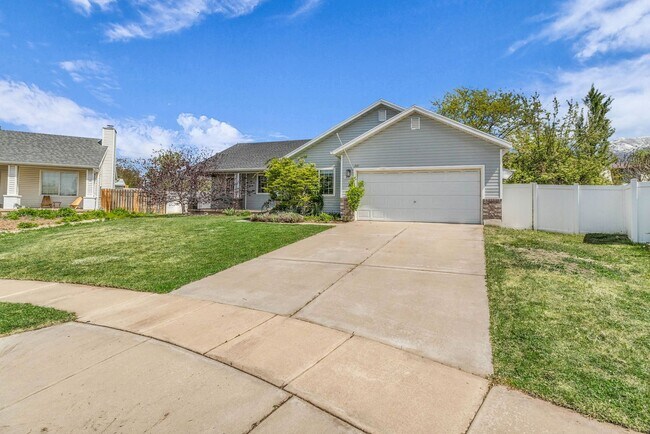 Building Photo - Charming Kaysville Home in Quiet Cul-de-Sac Near Trails
