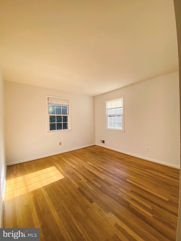 Building Photo - 615 Smallwood Rd