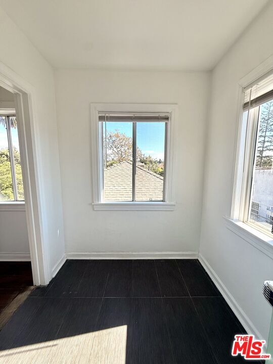 Building Photo - 3883 S Gramercy Pl