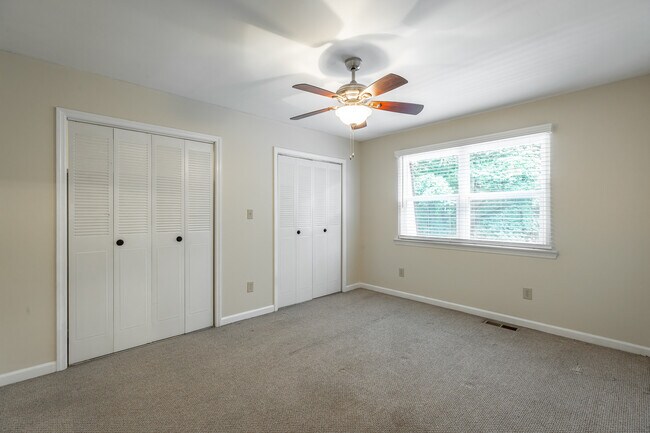 Building Photo - 7710 Short Tail Springs Rd