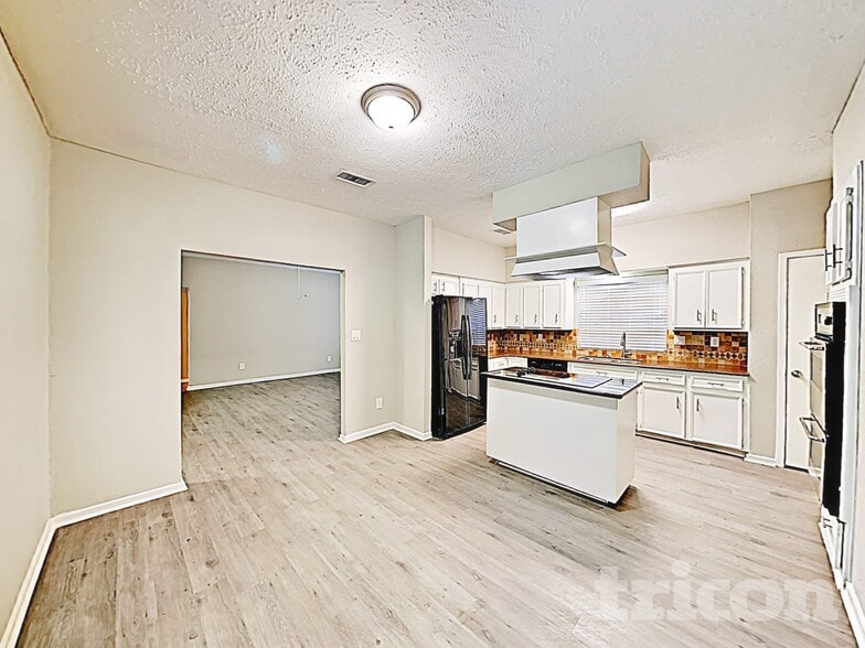 Building Photo - 535 Shady Brook Dr