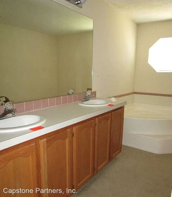 Building Photo - 4 br, 3 bath House - 3100 W Sunnybrook St