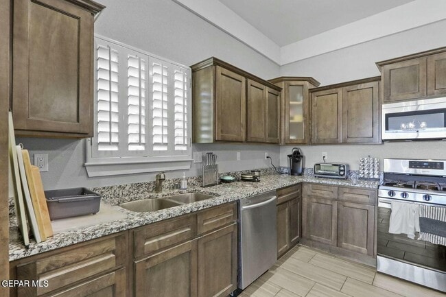 Building Photo - 2708 Tierra Oasis St